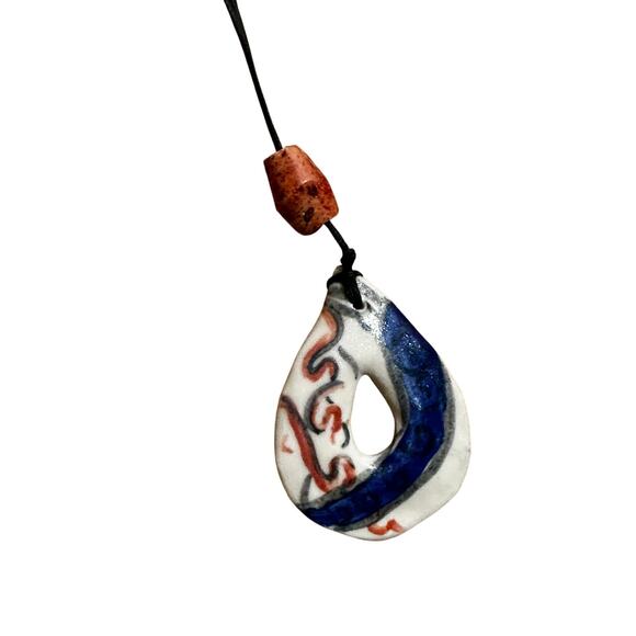 Hand painted Porcelain New Zealand Pendant Necklace - Picture 1 of 4